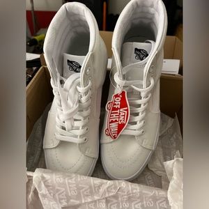 Men’s or women’s Vans Sk8 Hi sneakers. Size 7.0 men’s/8.5 woman’s. New in box!